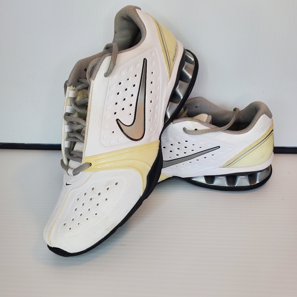 COPY - Sneakers - Picture 2 of 4